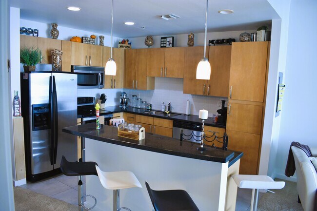 Building Photo - 300 S Australian Ave