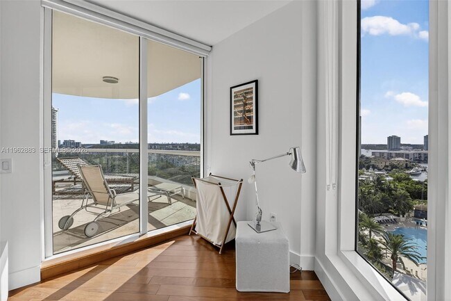 Building Photo - 6000 Island Blvd