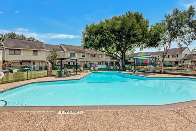 Building Photo - 10627 Sandpiper Dr