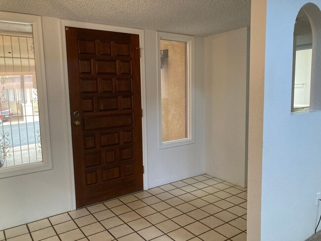 Building Photo - Northwest Townhouse