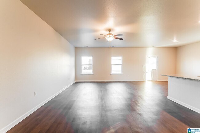 Building Photo - 1001 Pilgrim Ln