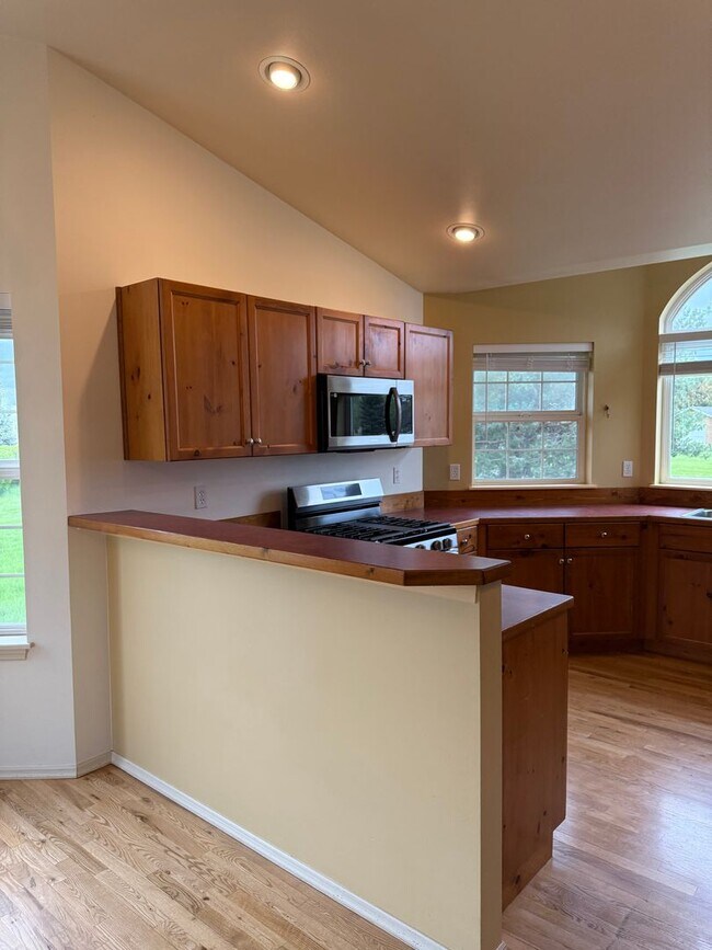 Building Photo - Single Family Home for Rent in Bozeman! Ov...