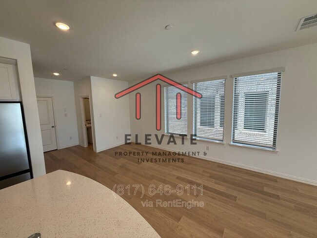 Building Photo - 724 4th St