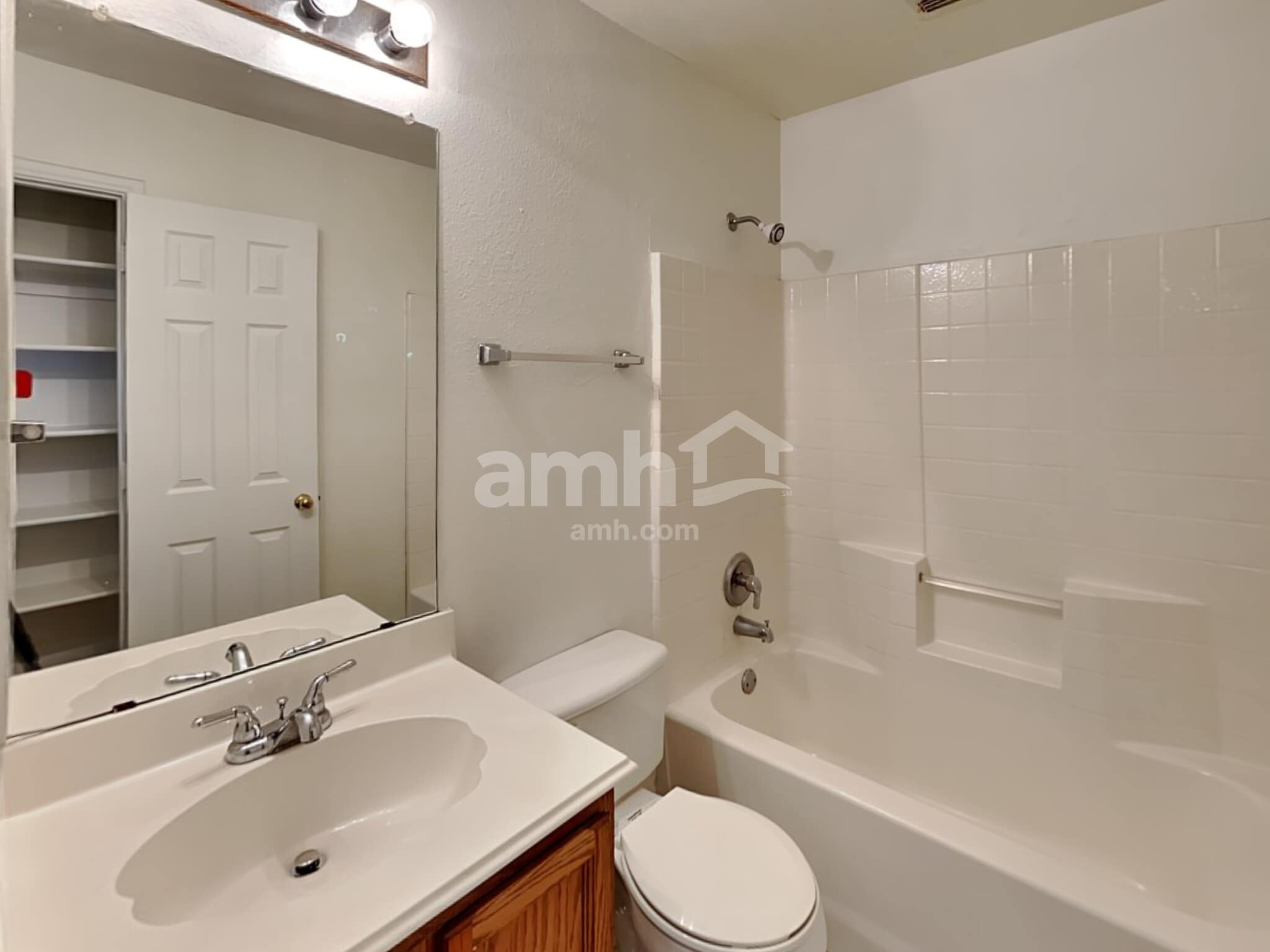 Building Photo - 3933 Evergreen Ct