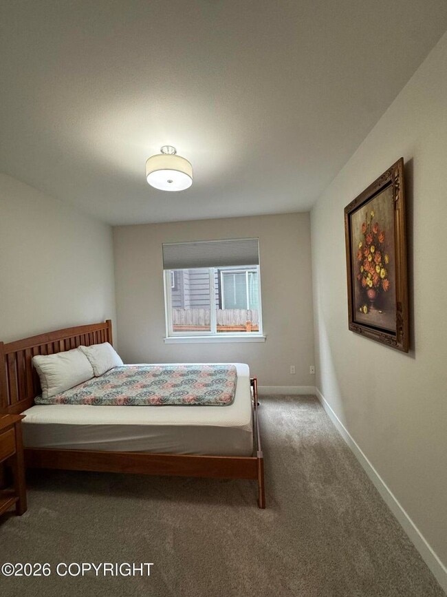 Building Photo - Fully furnished ranch style in downtown Anchorage