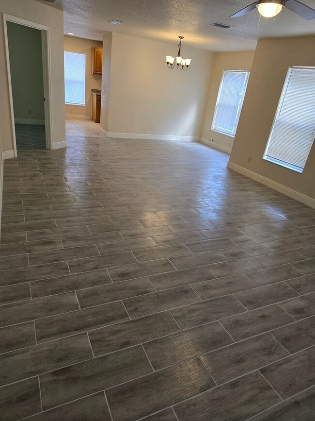 Building Photo - Newer 3/2 Townhome in Inverness!!!