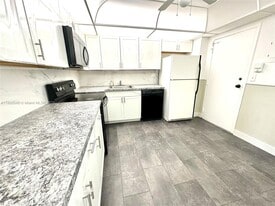 Building Photo - 250 174th St