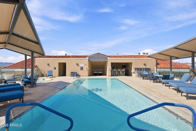 Building Photo - 7175 E Camelback Rd