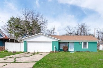 Building Photo - 505 Storrs St