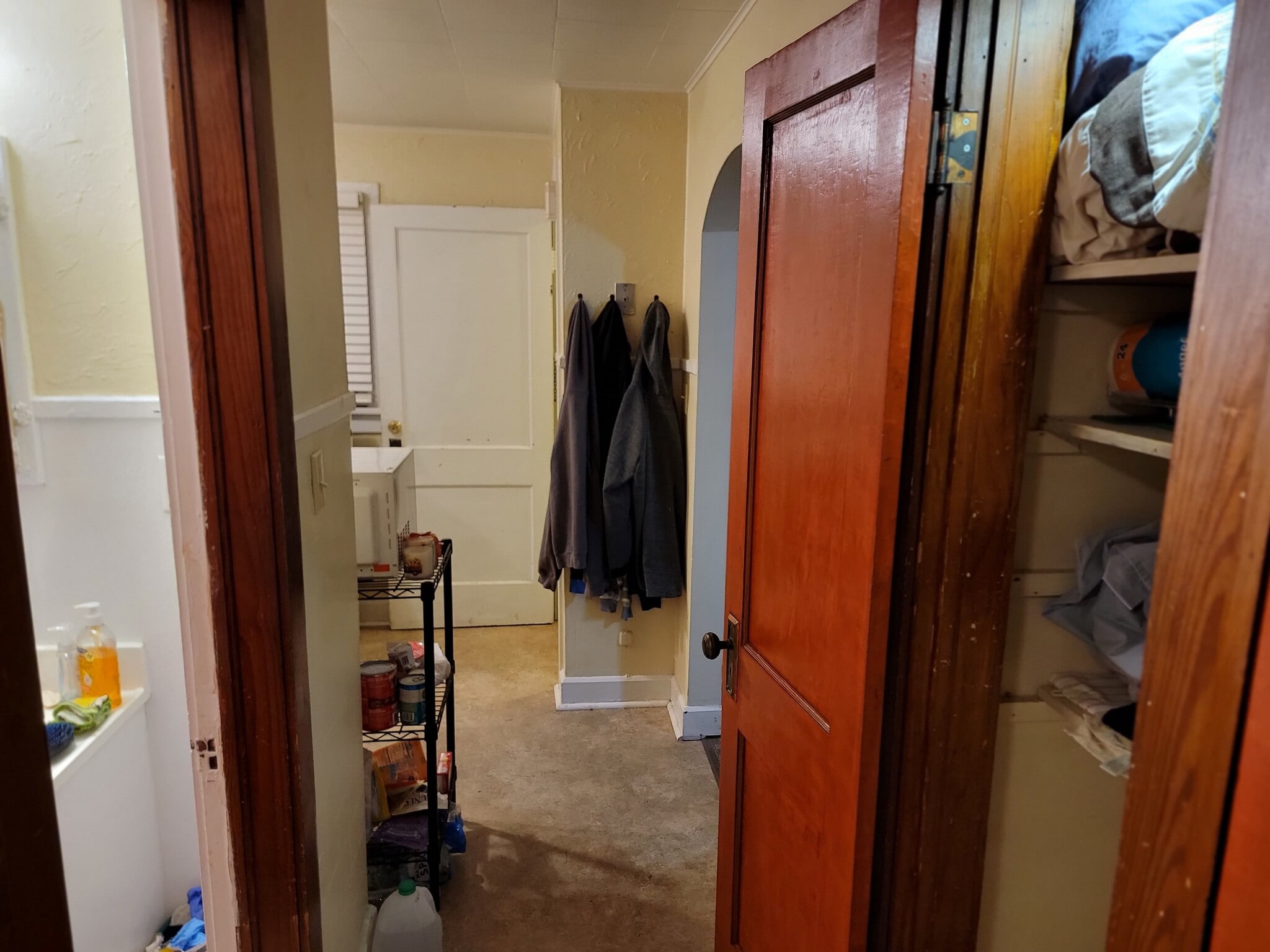 Building Photo - 1019 E 8th St