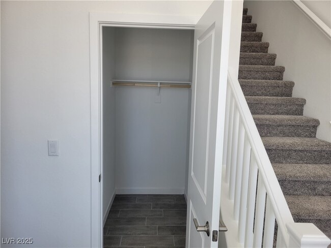 Building Photo - 187 Jaldena Ln