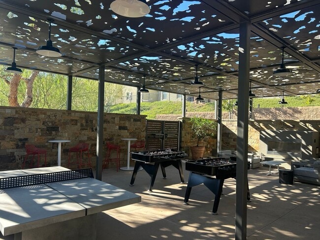 Building Photo - 4232 Powell Wy