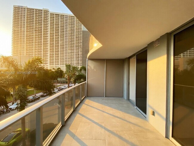 Building Photo - 488 NE 18th St