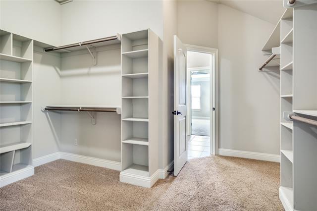 Building Photo - 302 Oar Wood Dr