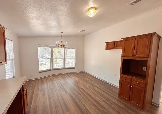 Building Photo - 9507 Klondike St