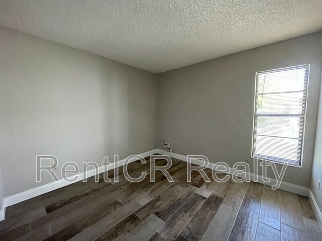 Building Photo - 1118 Greenlea Dr