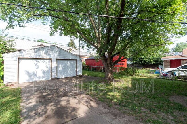 Building Photo - 1644 N Centennial St