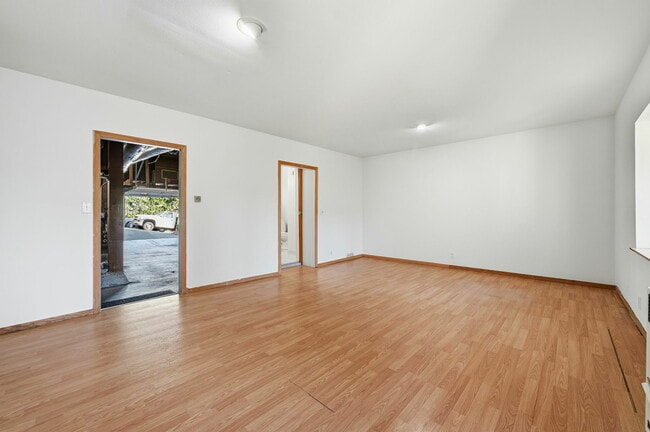 Building Photo - 685 47th Ave