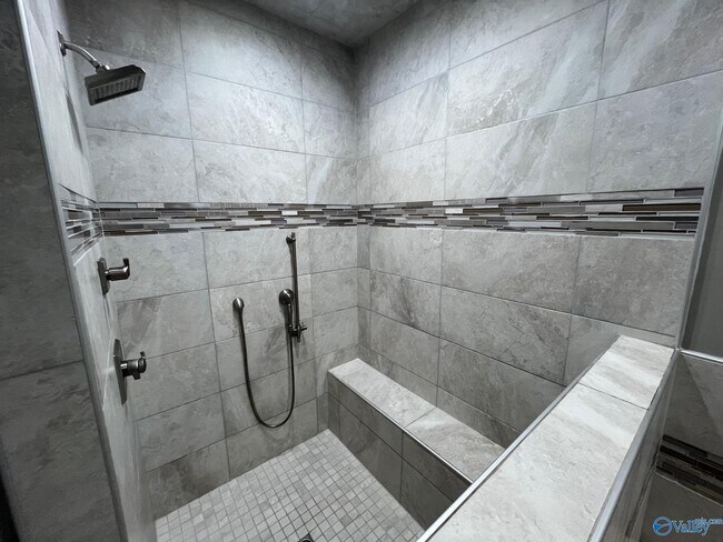 Building Photo - 146 Bob White Dr
