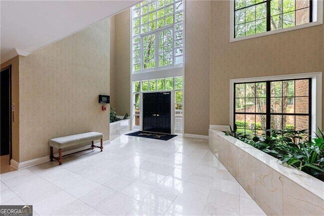 Building Photo - 27306 Plantation Dr NE