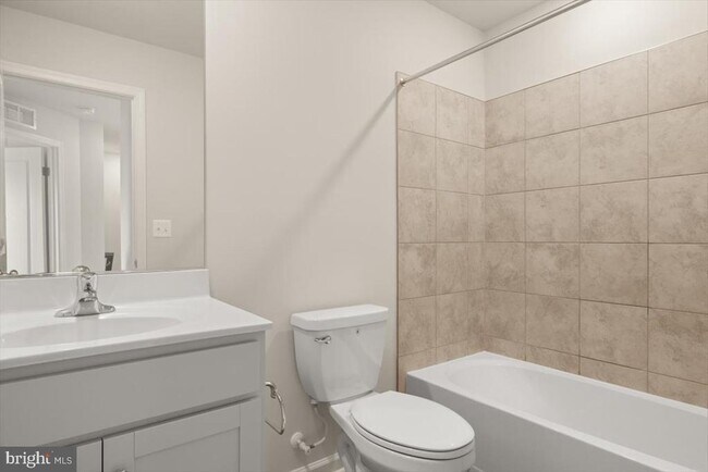 Building Photo - 118 Milburn Dr