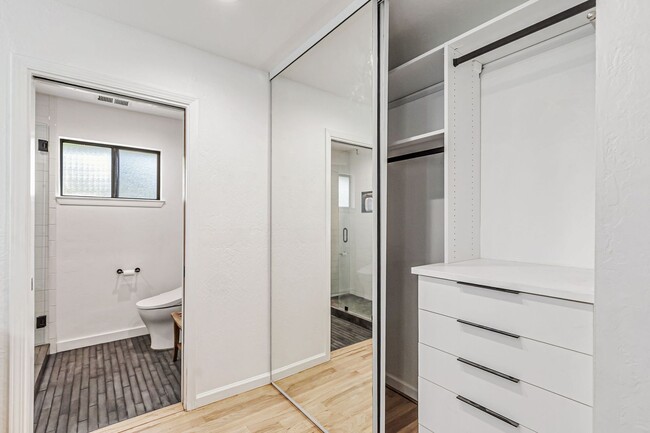 Building Photo - Beautiful 4-Bedroom 2-Bathroom Home
