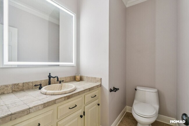 Building Photo - Spacious 4BR House in Pensacola; Pool