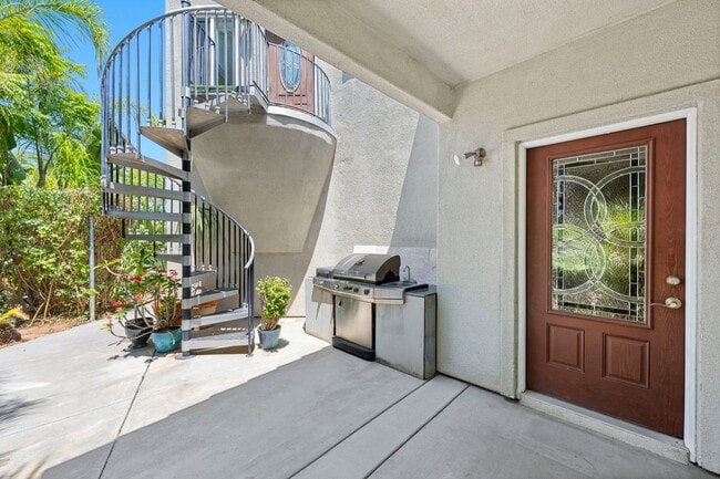 Building Photo - Beautiful Custom Built, Two-Story Home on Stunningly Landscaped Property with Gated Entrance!