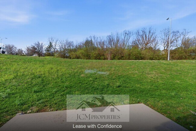 Building Photo - 925 Dawson Creek Way