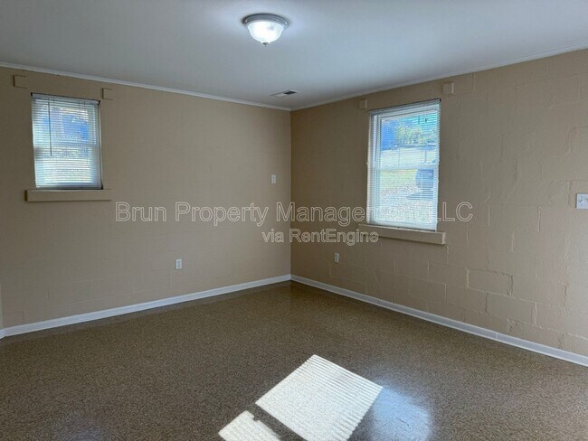 Building Photo - 5200 John Hall Rd