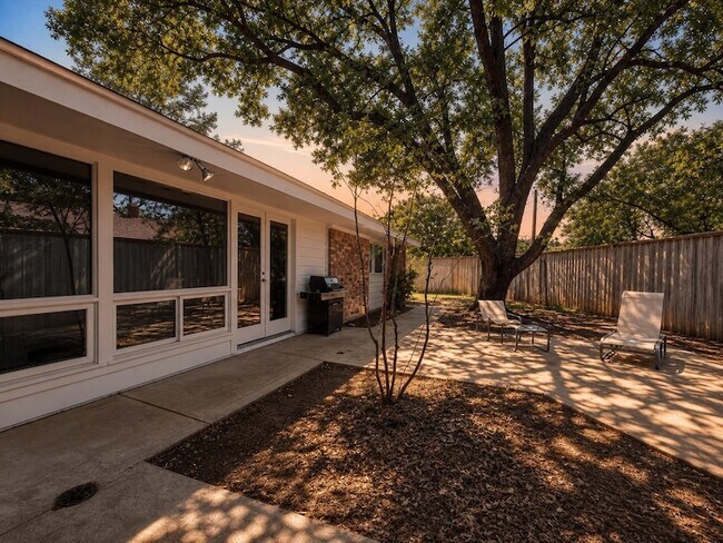 Building Photo - 3401 Hanover Ln
