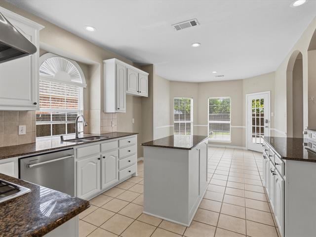 Building Photo - 408 Cave River Dr