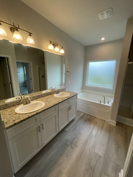 Building Photo - 807 Riverwalk Cir