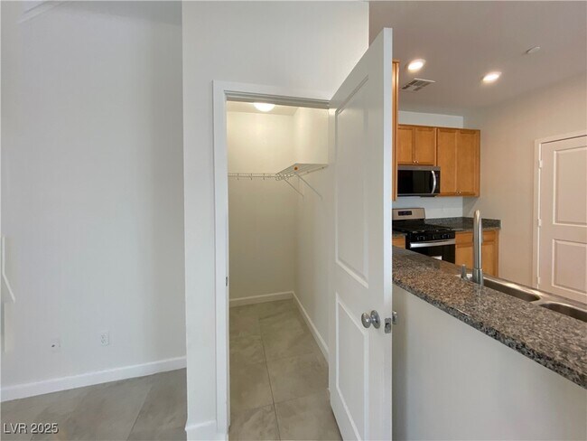 Building Photo - 3149 Umbria Hills Walk