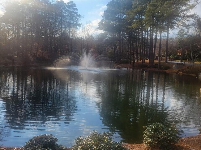 Building Photo - 23212 Plantation Dr NE