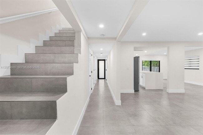 Building Photo - 345 Sarto Ave
