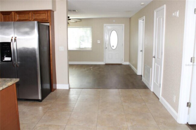 Building Photo - 8593 Lantana Dr