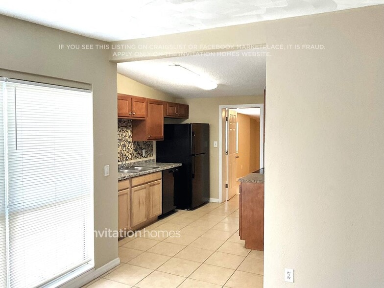 Building Photo - 1909 Yale Ave