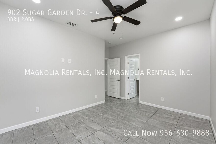 Building Photo - 902 Sugar Gdn Dr