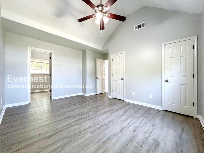 Building Photo - 1827 Belcher Pl SW