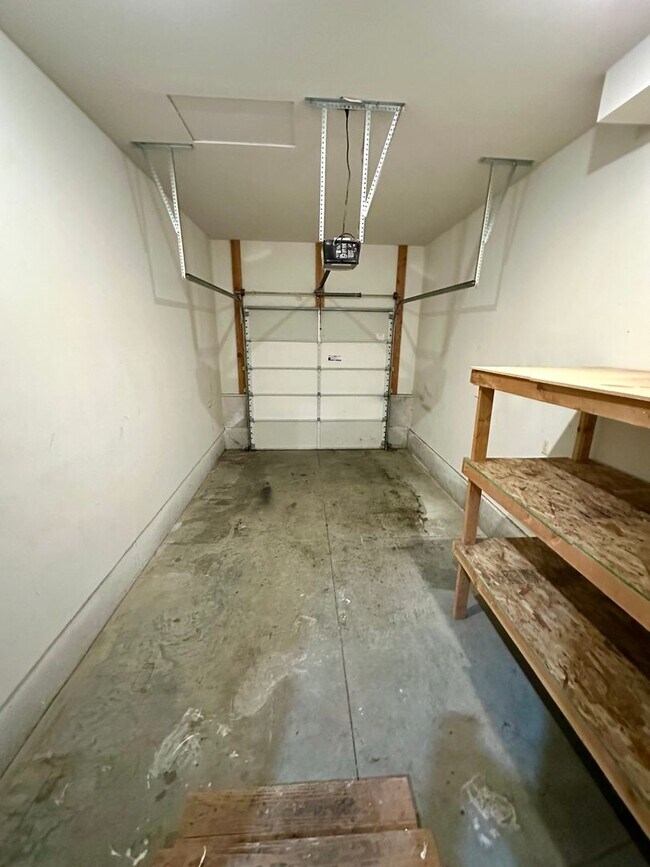 Building Photo - K1021