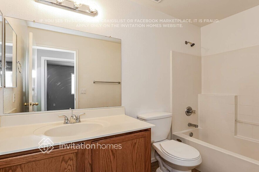 Building Photo - 1710 E Palo Blanco Way