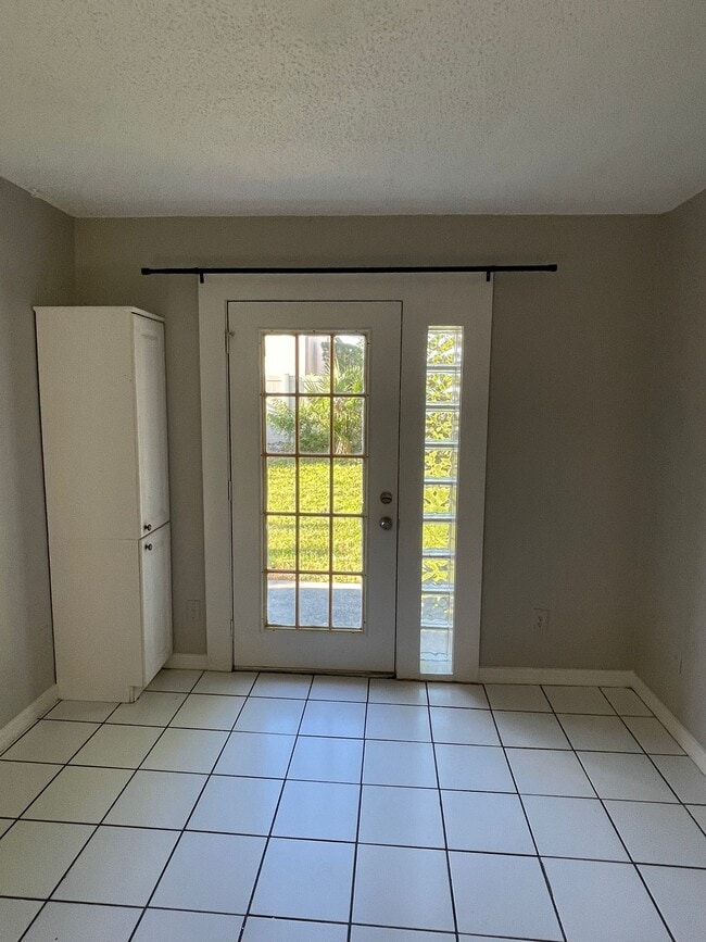 Building Photo - 5281 Bamboo Pl