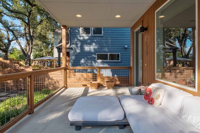 Building Photo - 3109 Aldwyche Dr