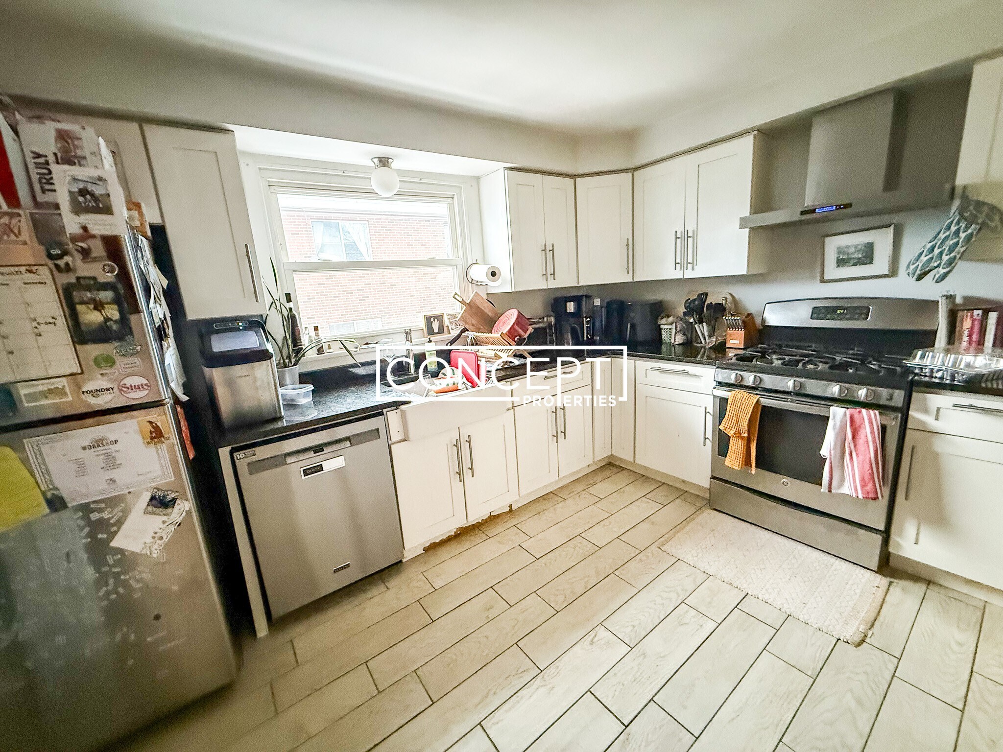 Building Photo - 22 Murdock St