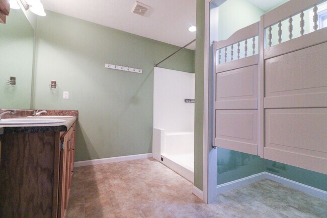 Building Photo - 106 Ethan Ct