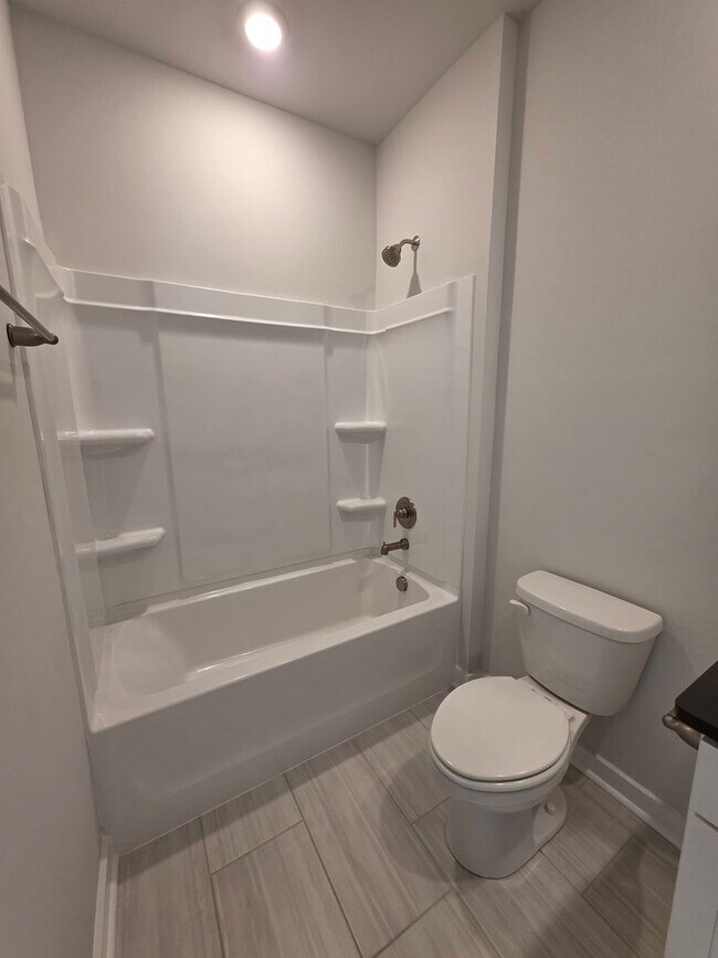 Building Photo - For Lease!! Experience comfortable, low-maintenance living in one of Gallatin’s premier active-ad...