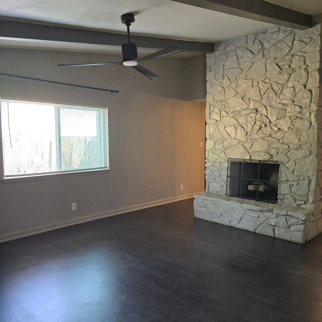 Building Photo - 5367 Wonder Dr