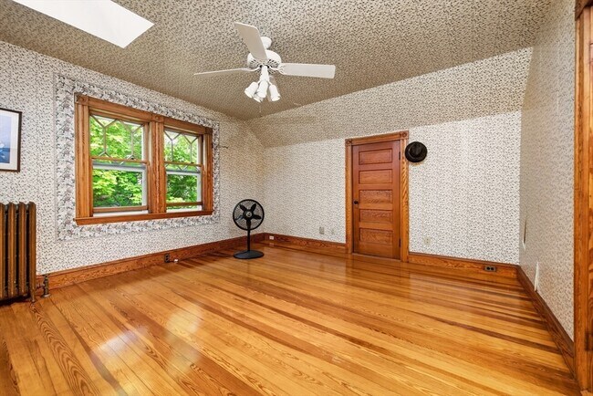 Building Photo - 66 Mt Vernon St