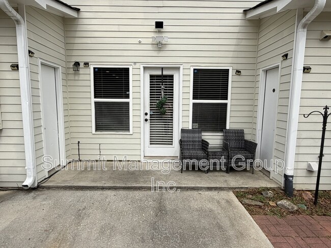 Building Photo - 180 Orchard Dr